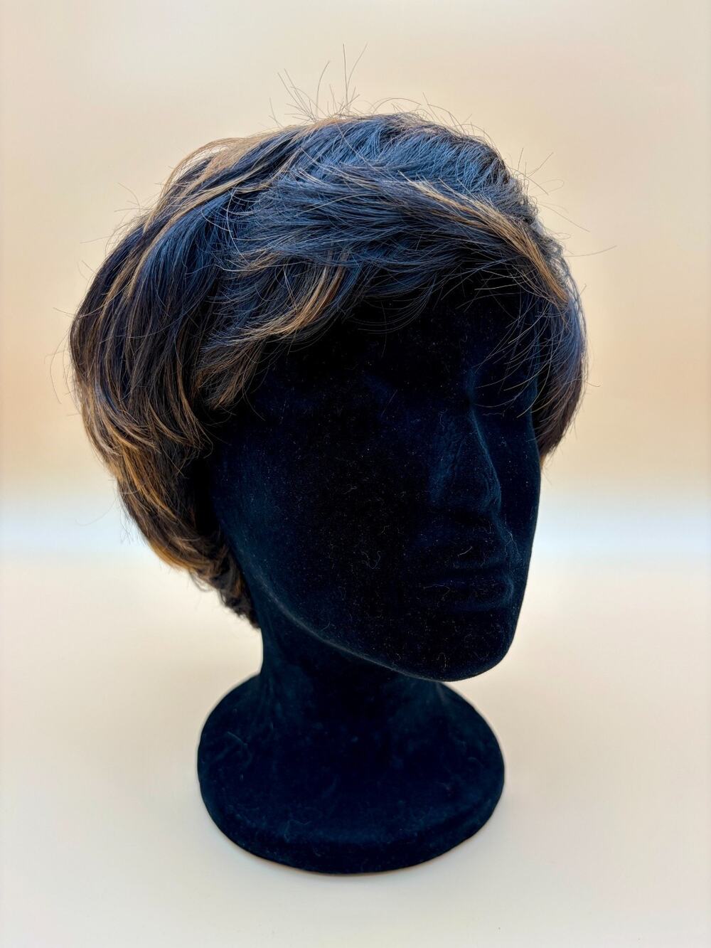 Short Brown Wig Womens Layered Pixie Bob Blonde Highlights Cosplay Costume
